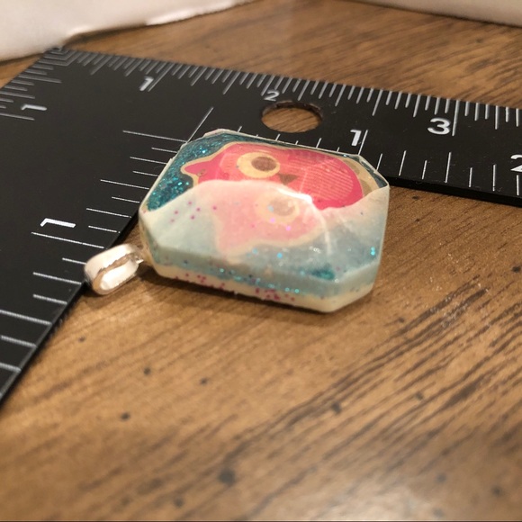 Handmade pink owl on blue glitter resin charm - Picture 2 of 3
